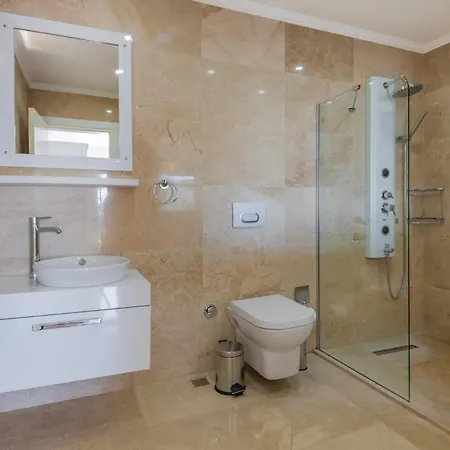Rana - Stunning Views And Luxury Furnishings Holiday home *
